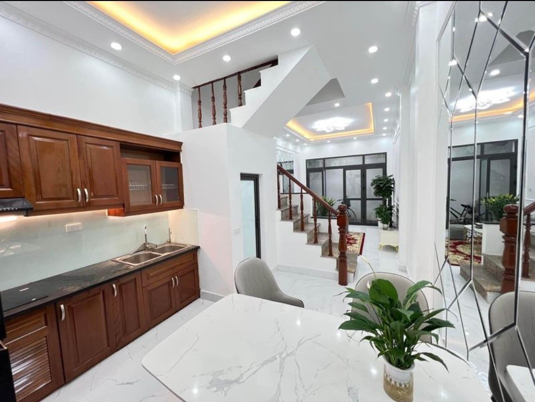 Nhà trung tâm thị trần Phùng, Đan Phương 4km phố Nhổn, 12 phút Mỹ Đình, xây 40M 4 Tầng, 4 ngủ 3