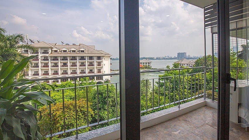 Cho thuê căn hộ 2 phòng ngủ, view hồ, rộng 100m2 tại Từ Hoa, Tây Hồ 3