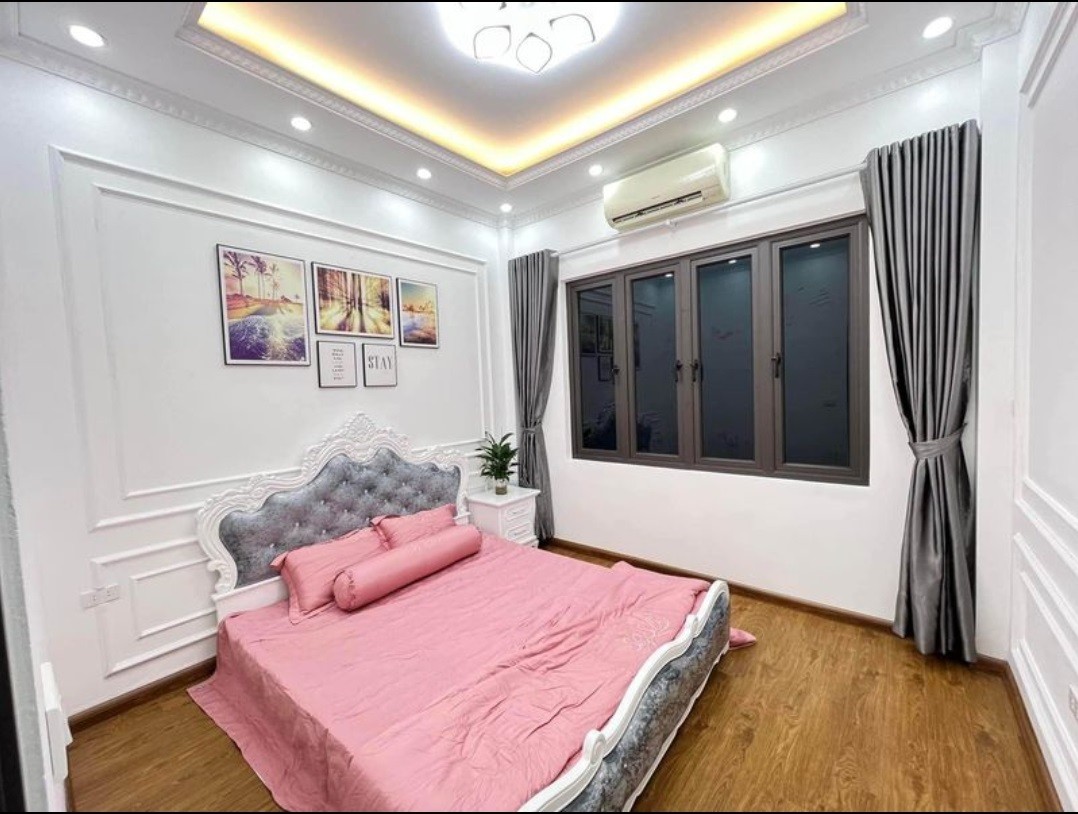 Nhà trung tâm thị trần Phùng, Đan Phương 4km phố Nhổn, 12 phút Mỹ Đình, xây 40M 4 Tầng, 4 ngủ 6
