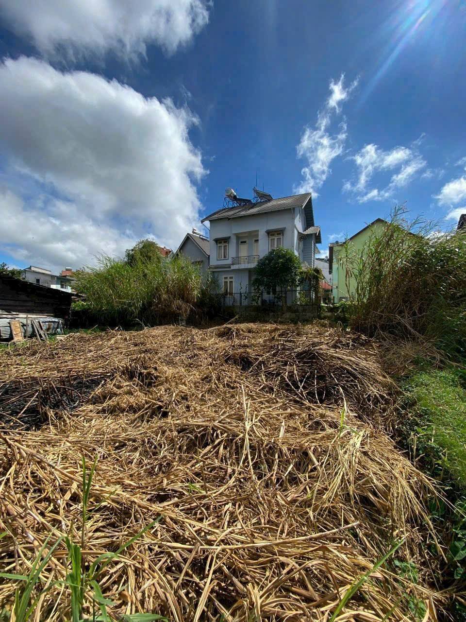 Hạ Giá Bán gấp Lô Đất nền Biệt Thự đường Phạm Hồng Thái, Đà Lạt 296m2 giá 7.5 tỷ -> 6.8 tỷ 2