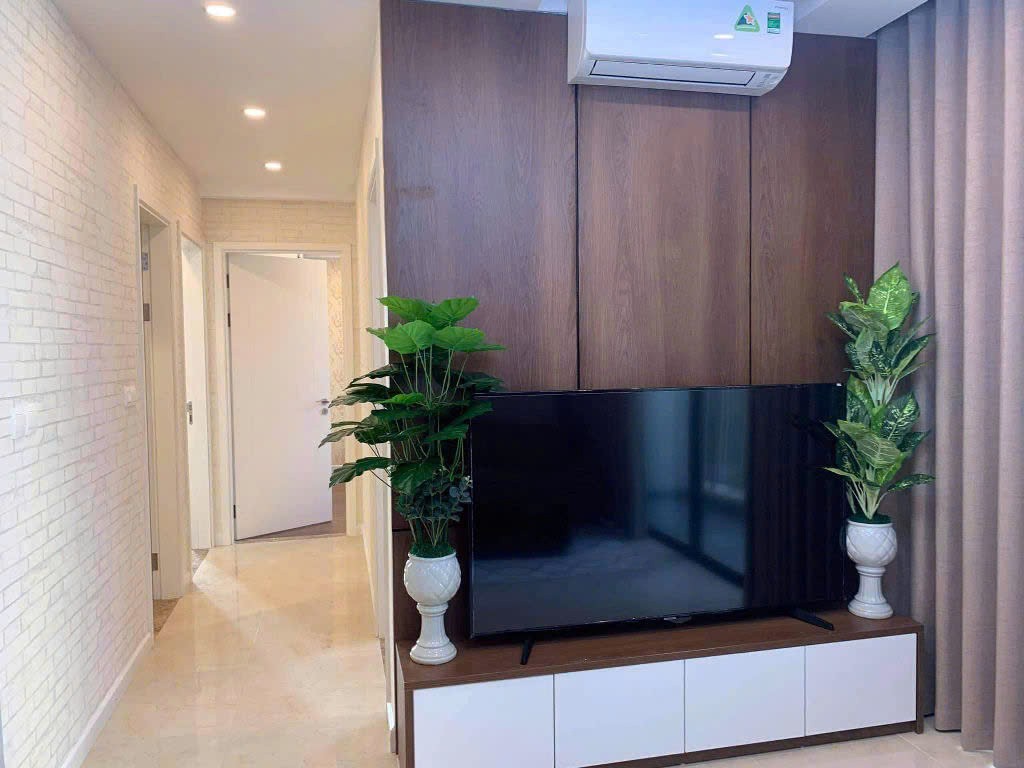 Bán gấp căn 3 ngủ 90m2 tại Vinhomes D'capitale, đơn giá tốt