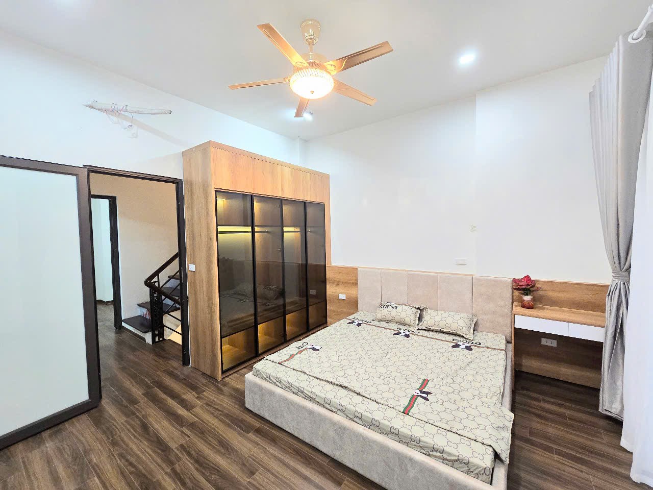 NHÀ ĐẸP GIÁP BÁT, KIM ĐỒNG! 33M2, 5 TẦNG MỚI, NGÕ 2.5M, ÔTÔ 15M, SÁT CHỢ, SỔ CC - 6.58 TỶ 2