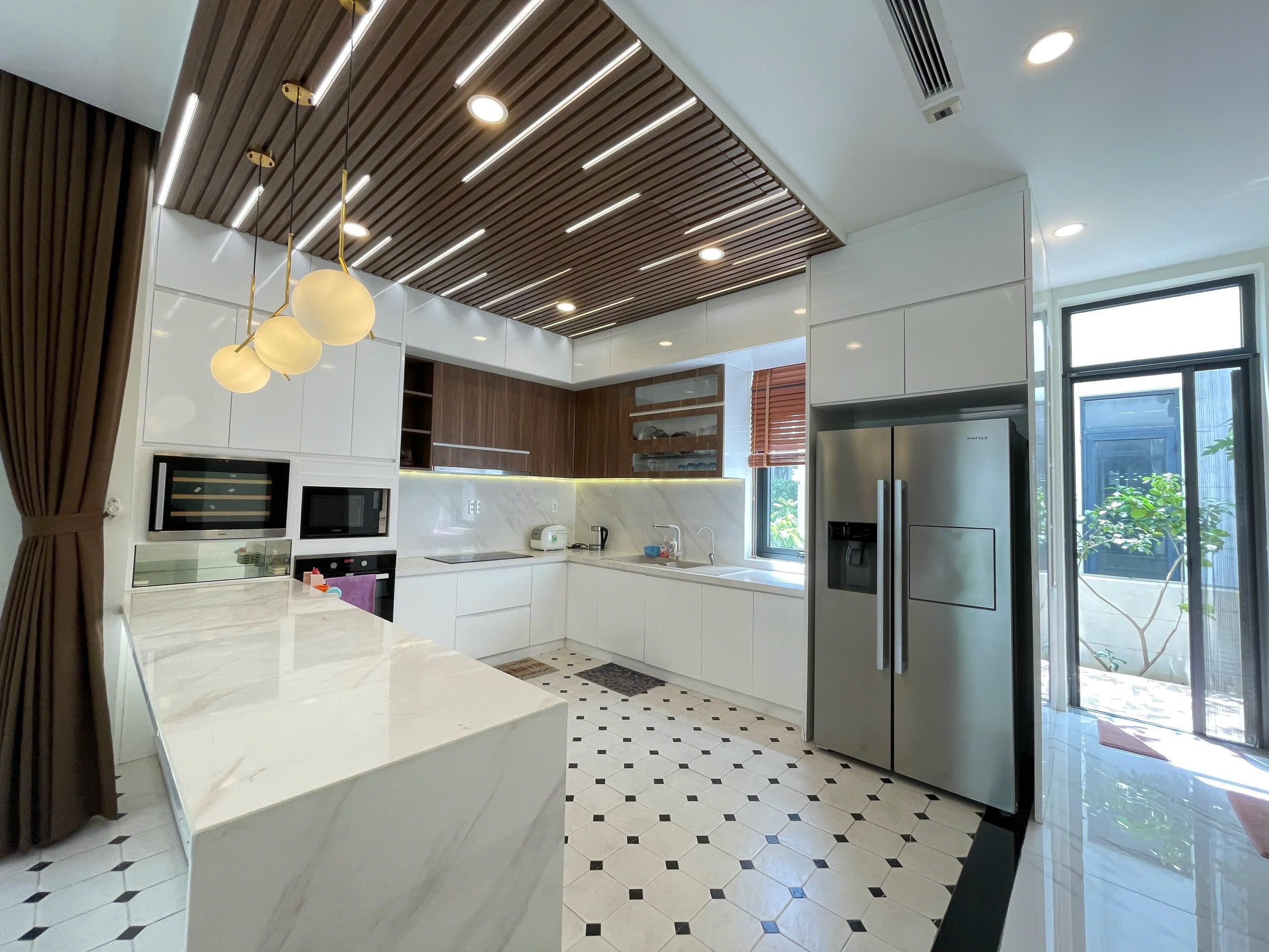 Cần bán Biệt thự Phường Phú Hữu, Quận 9, Diện tích 175m², Giá 27.7 Tỷ 2