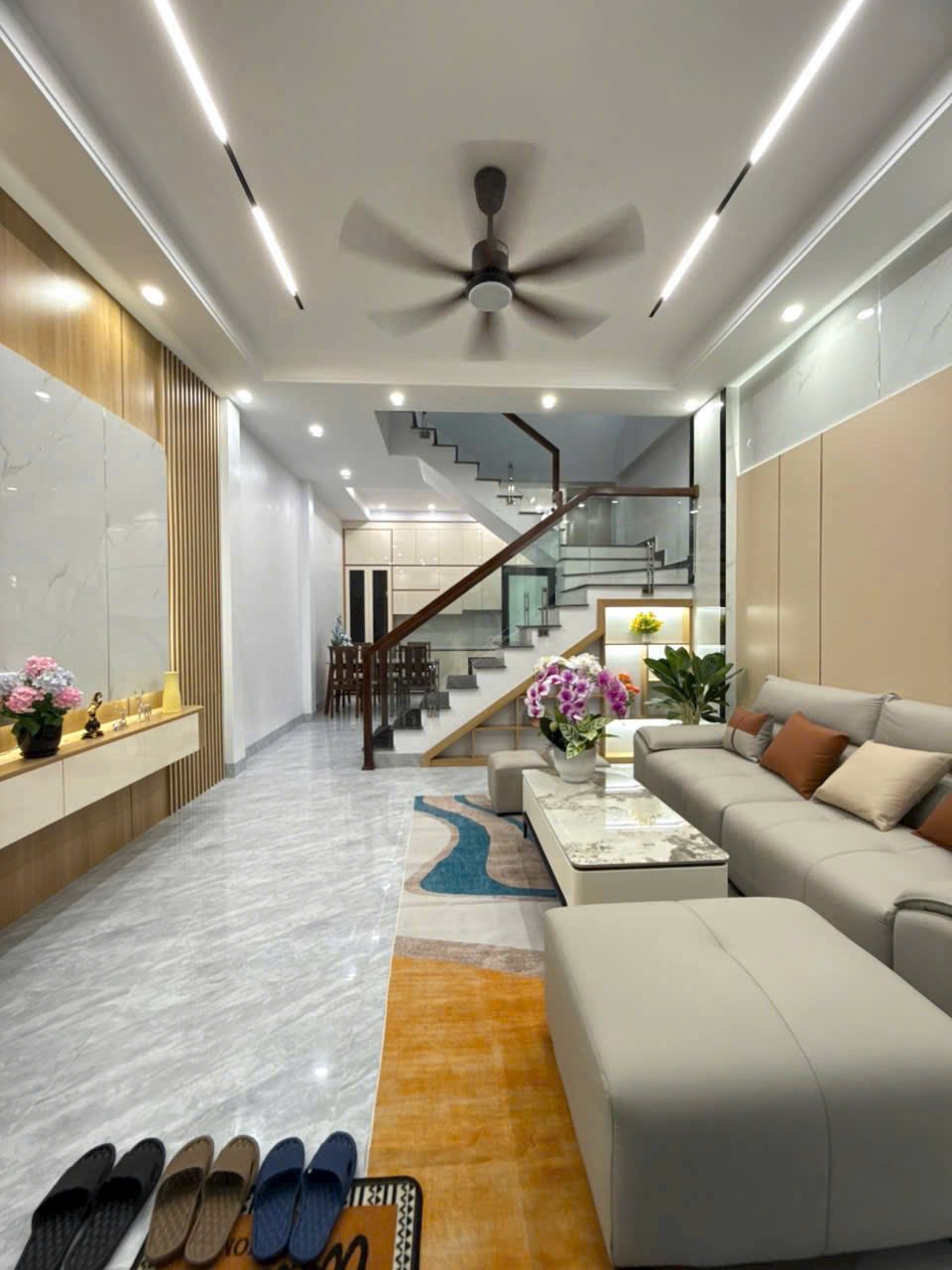 Bán căn nhà 3 tầng ngõ đường Hoàng Quốc Việt, ph Thanh Bình, TP HD, 47m2, mt 4.5m, 3 ngủ