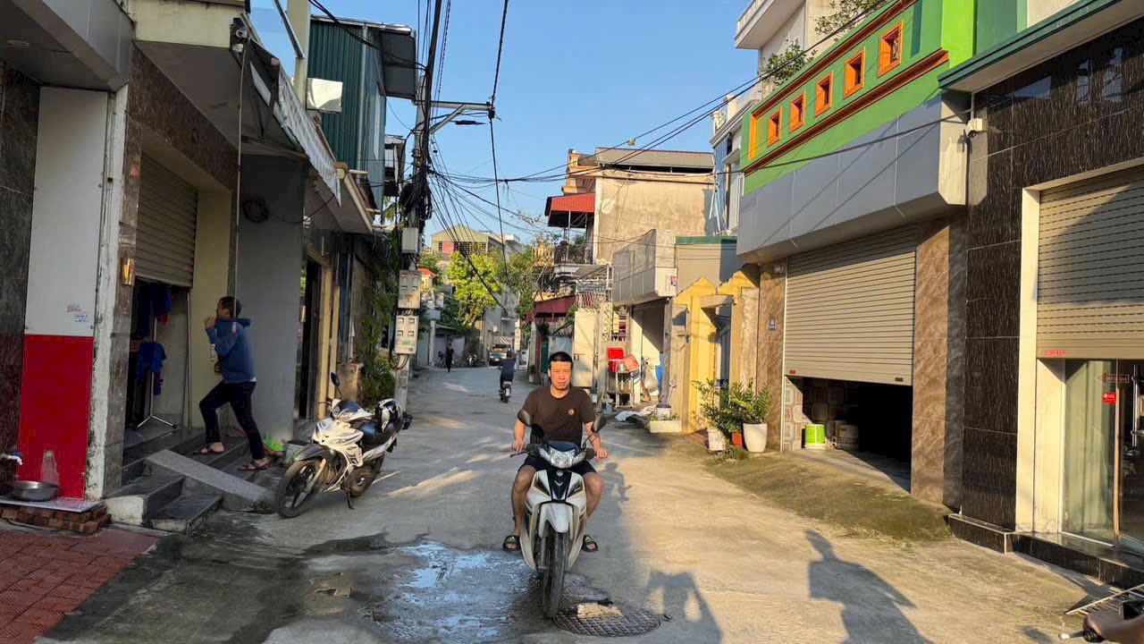Bán lô đất mặt phố Lý Tử Cấu, phường Tứ Minh, TP HD, 71.9m2, mt hơn 5m, gần chợ, KD tốt, 2.5 tỷ