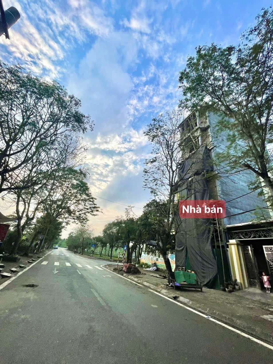 BÁN NHÀ BÁT KHỐI LONG BIÊN - VIEW CÔNG VIÊN HỒ ĐIỀU HOÀ - VỊ TRÍ CỰC ĐẸP.