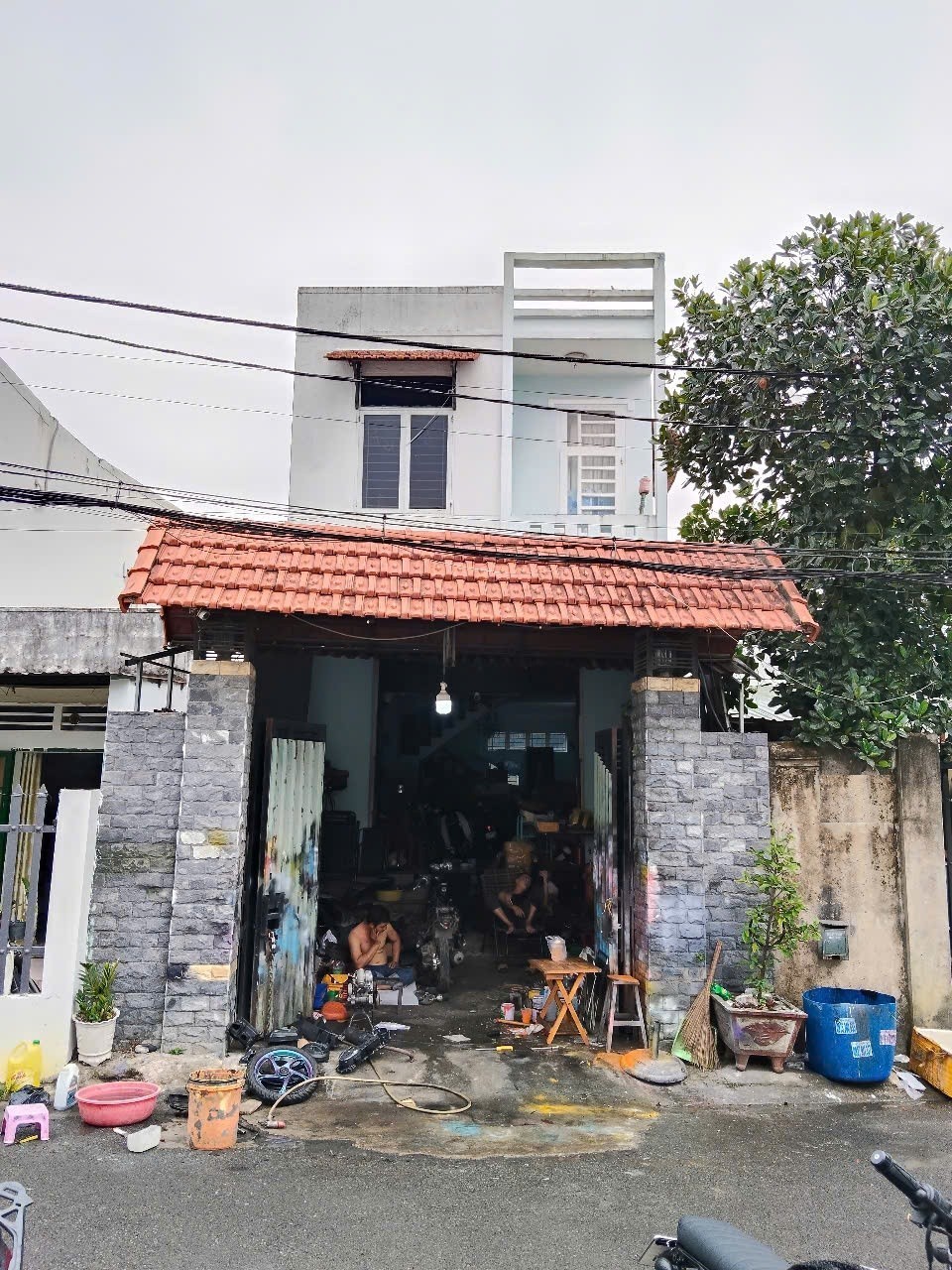 CHO THUÊ NGUYÊN CĂN HẺM XE TẢI QUÔC LỘ 13 LIỀN KÈ KDC HỒNG LONG, 5M x 20M TRET 1 LAU