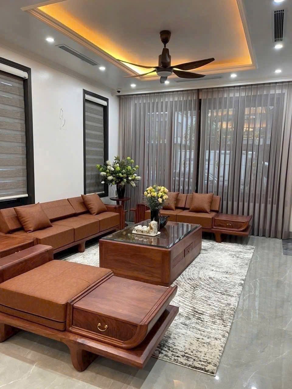 Cho thuê căn biệt thự 3 tầng khu Ecopark, TP Hải Dương, 200m2, sân vườn đẹp, an ninh 2