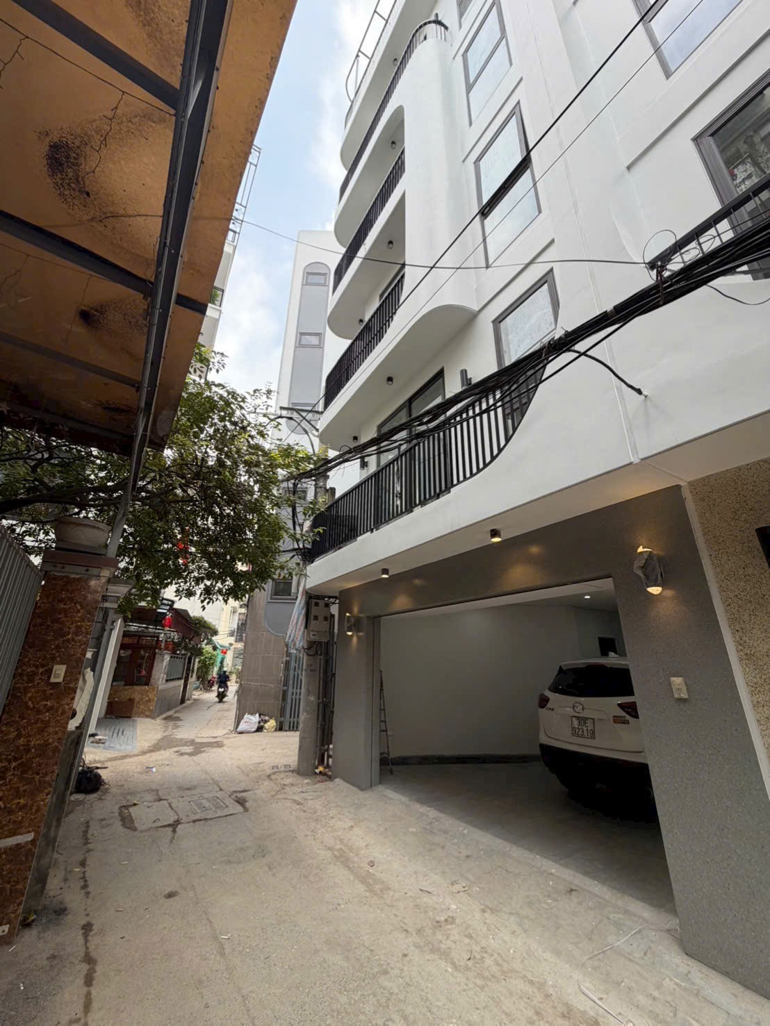 Bán Nhà Thạch Bàn - Cổ Linh, Lô Góc 50m x 6 Tầng Thang Máy - Ngõ thông Ô Tô Vào Nhà. Nhỉnh 10 tỷ.