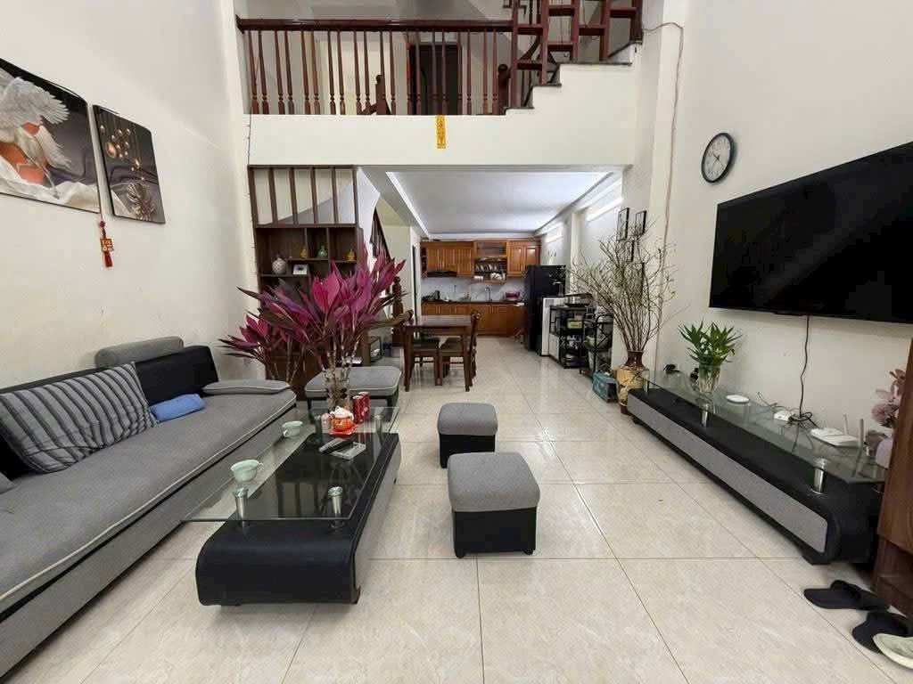 Bán Nhà Thạch Bàn - Long Biên, 47m x 5 Tầng Dân Xây, Đường Ô tô tránh, Kinh Doanh.