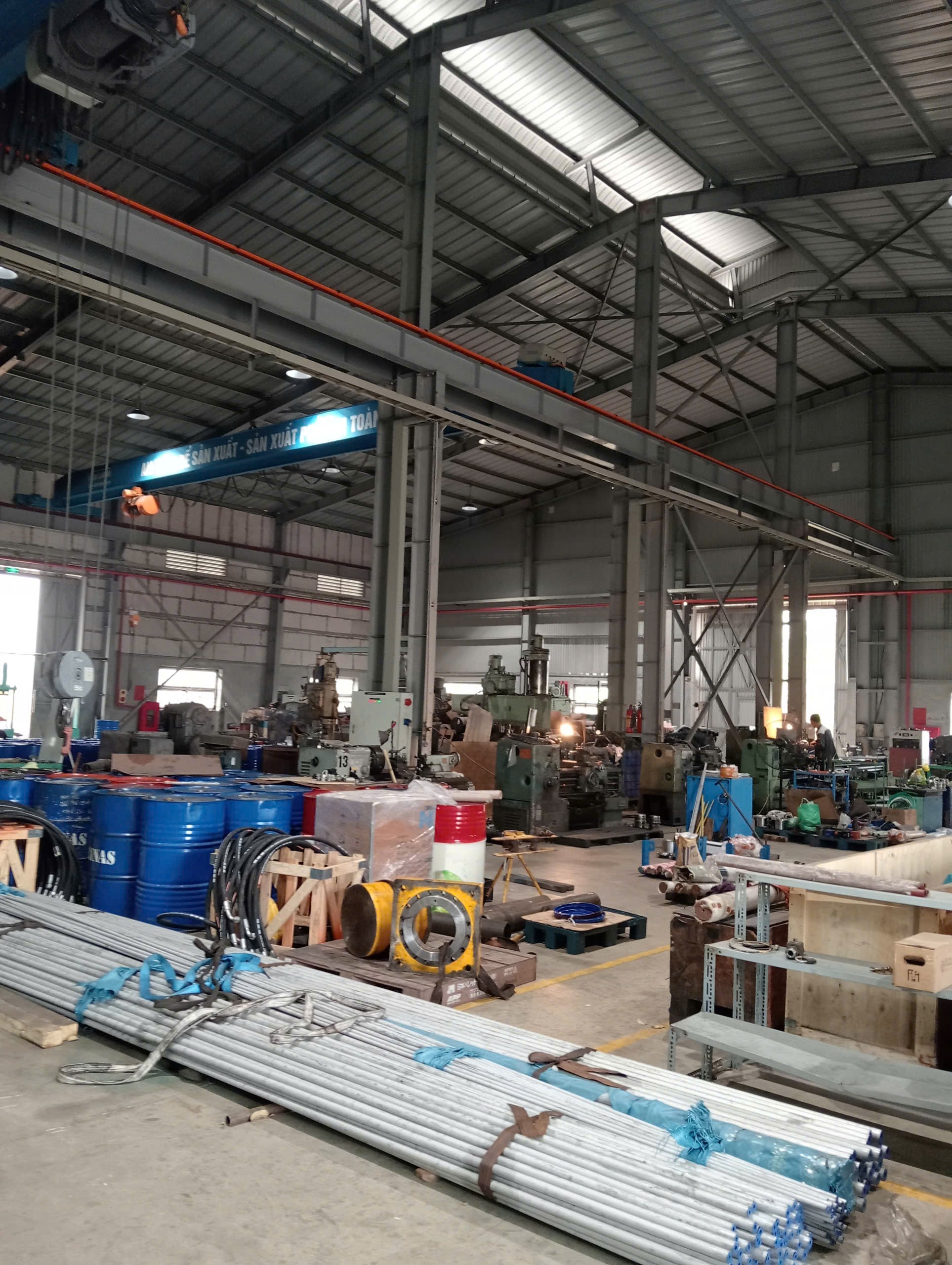 CHO THUÊ XƯỞNG Tại Đường MÊ LINH. Xã QUANG MINH. CÓ SẴN CẨU TRỤC