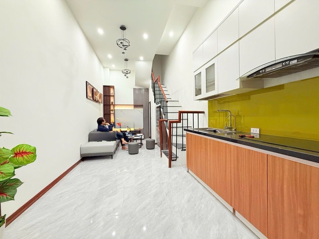 Bán nhà Nguyễn Trãi, Thanh Xuân, 2 thoáng, ô tô, nở hậu, 25m2, 6.95 tỷ(CTL)