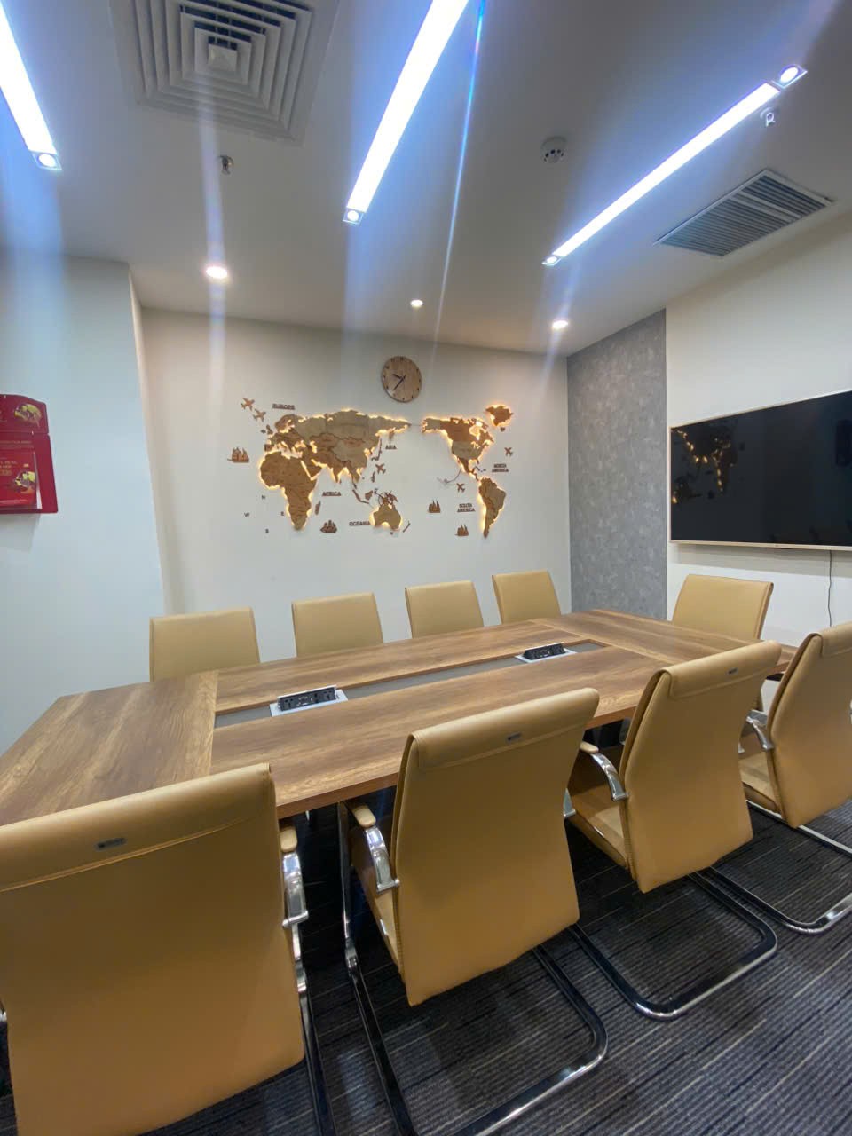 Cần bán Văn phòng đường Lê Văn Thiêm, Phường Thanh Xuân Trung, Diện tích 153m², Giá 12 Tỷ 12