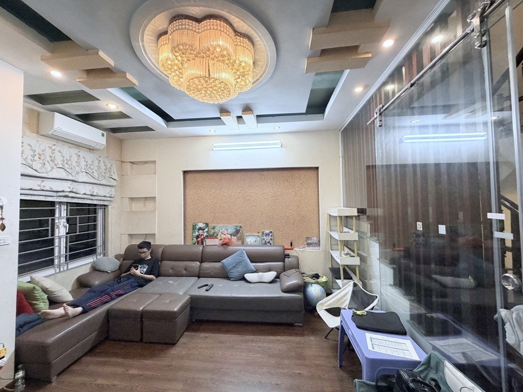 bán nhà ngõ 97 Ngọc Thuỵ 50m x 5T, MT 5m, 5PN, gần phố chỉ 8 tỷ còn tl