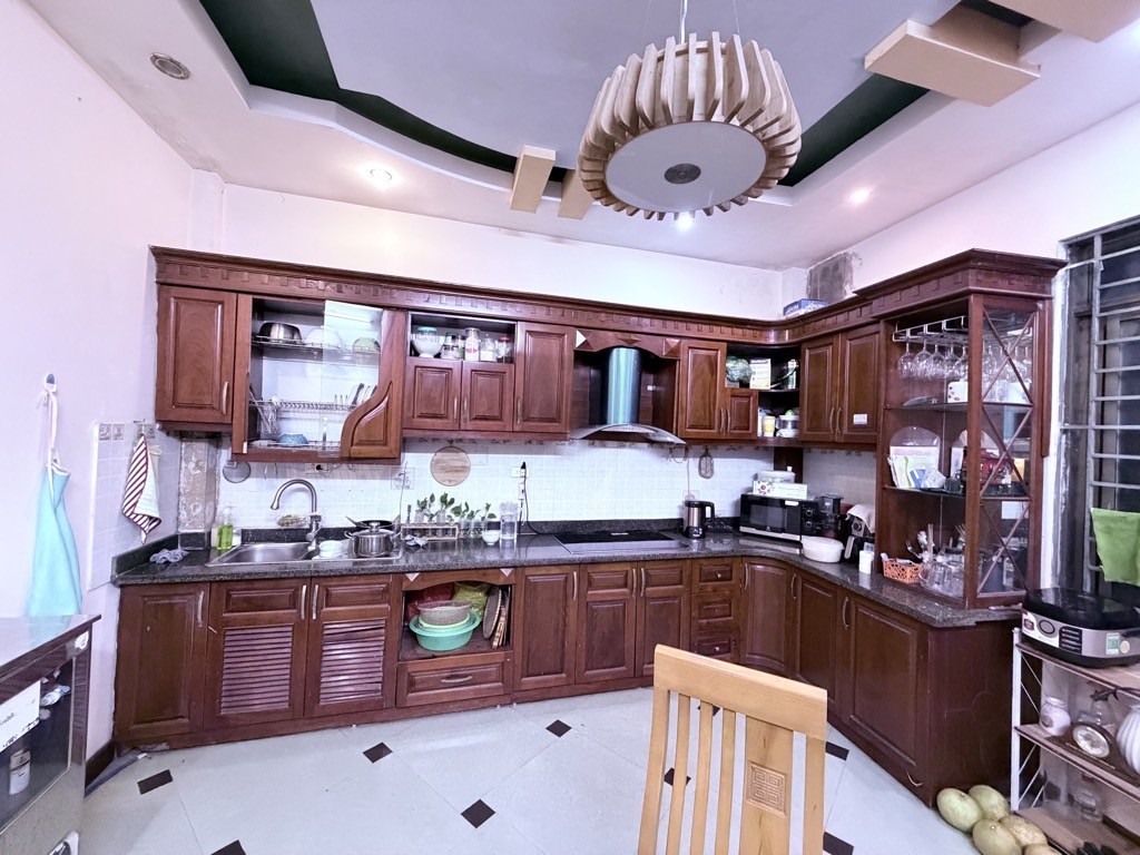 bán nhà ngõ 97 Ngọc Thuỵ 50m x 5T, MT 5m, 5PN, gần phố chỉ 8 tỷ còn tl 3