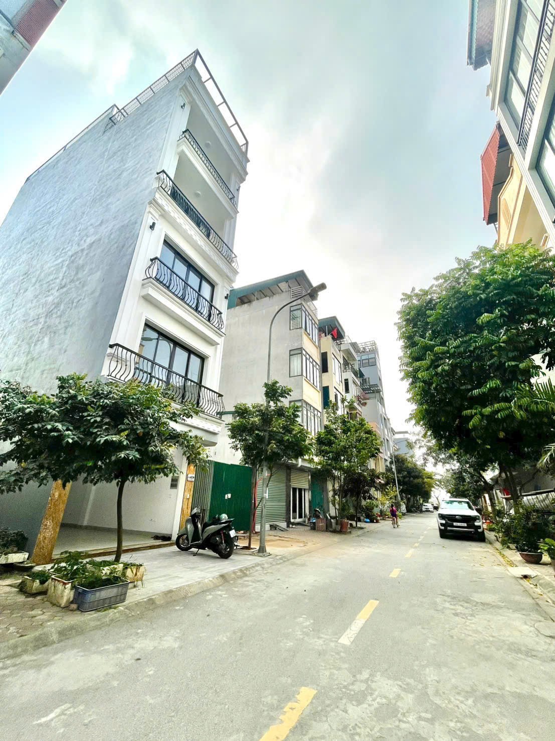 Bán nhà Tái định cư Phường Long Biên. Ô tô tránh - Vỉa hè - Kinh Doanh. Lh 0965858116 2