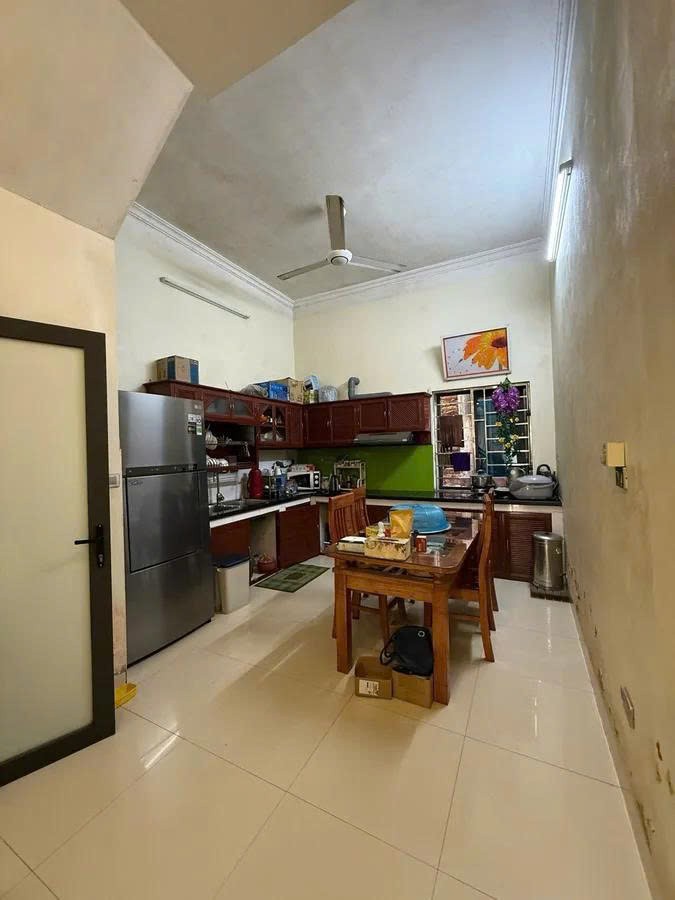 Cần bán Nhà mặt tiền đường Bà Triệu, Phường Hà Cầu, Diện tích 75m², Giá 23.5 Tỷ 2