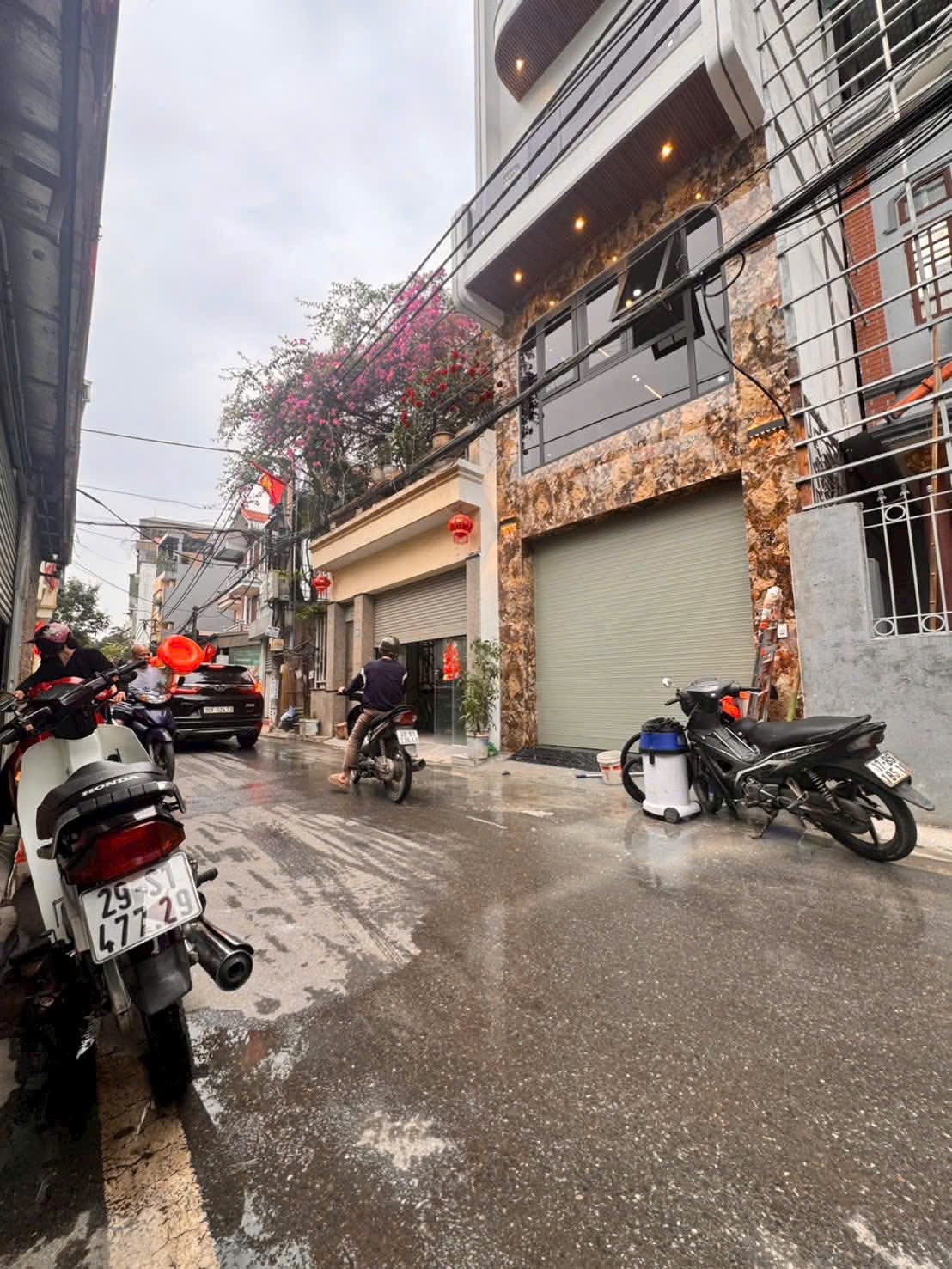 Bán Nhà Phố Trạm Long Biên 55m2 xây 7 tầng full nội thất- Ôtô tránh- Kinh Doanh Đỉnh. 2