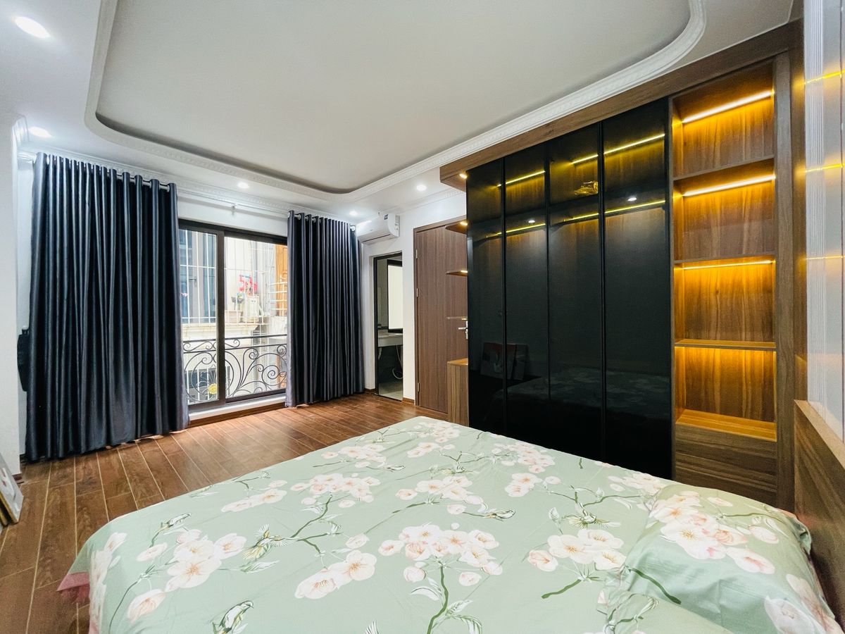 Mặt phố 7 tầng x 65m2 Tân Mai, mặt tiền 5m, giá 28 tỷ 2