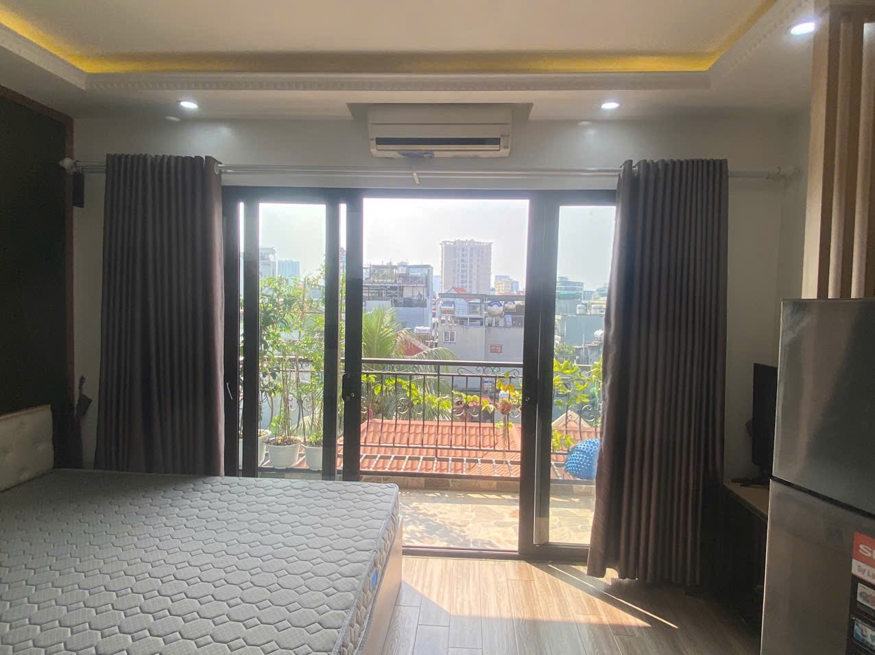 Cho thuê căn hộ 1 phòng ngủ Tại ngõ 193 Trích Sài, Tây Hồ, không gian xanh tiện ích VIP. Chỉ 7tr 2