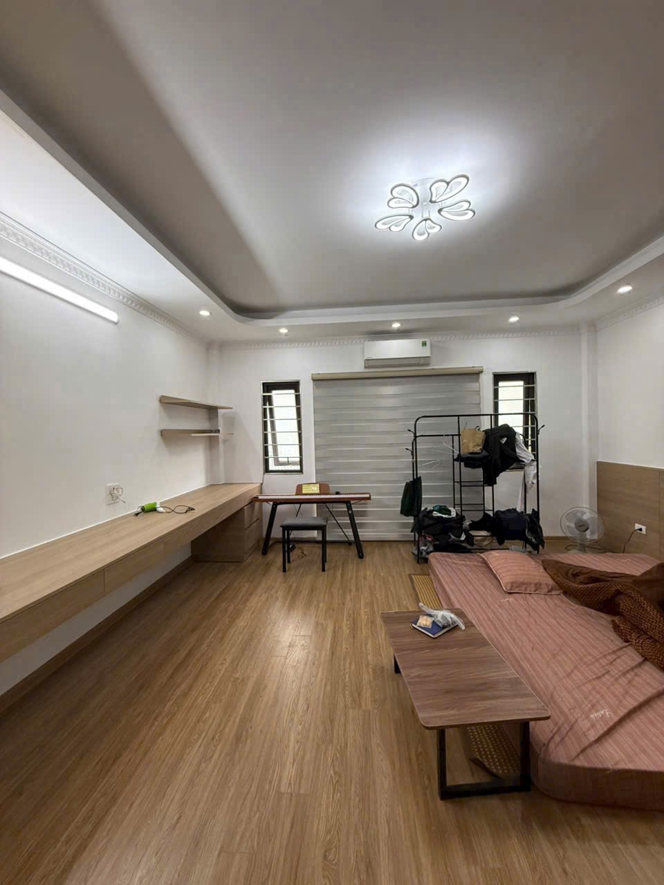 BÁN NHÀ 50M2 XÂY 5 TẦNG THANG MÁY- ĐƯỜNG THÔNG, Ô TÔ VÀO NHÀ NGAY BÁT KHỐI LONG BIÊN 2