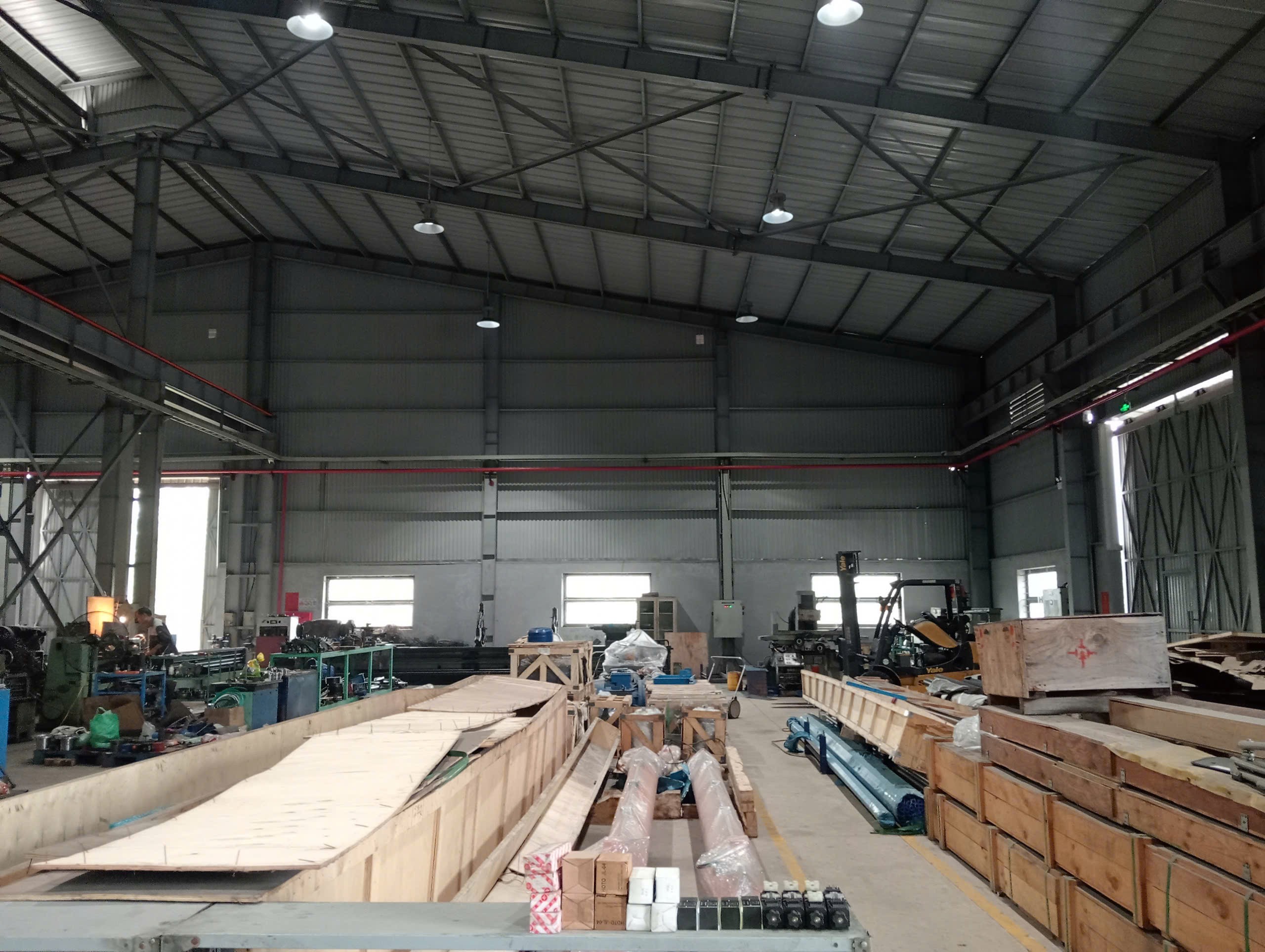 CHO THUÊ XƯỞNG Tại Đường MÊ LINH. Xã QUANG MINH. CÓ SẴN CẨU TRỤC 3