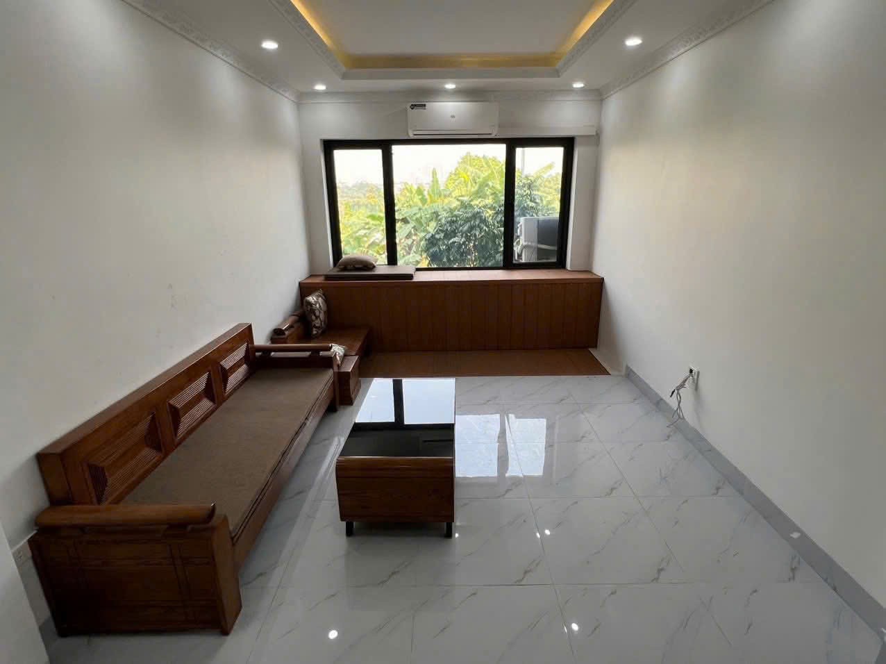 Bán Nhà Sát Khu TĐC Long Biên- Đường Vỉa Hè, Gara ÔTô Dừng Đỗ Ngày Đêm- Cạnh Hồ. 3