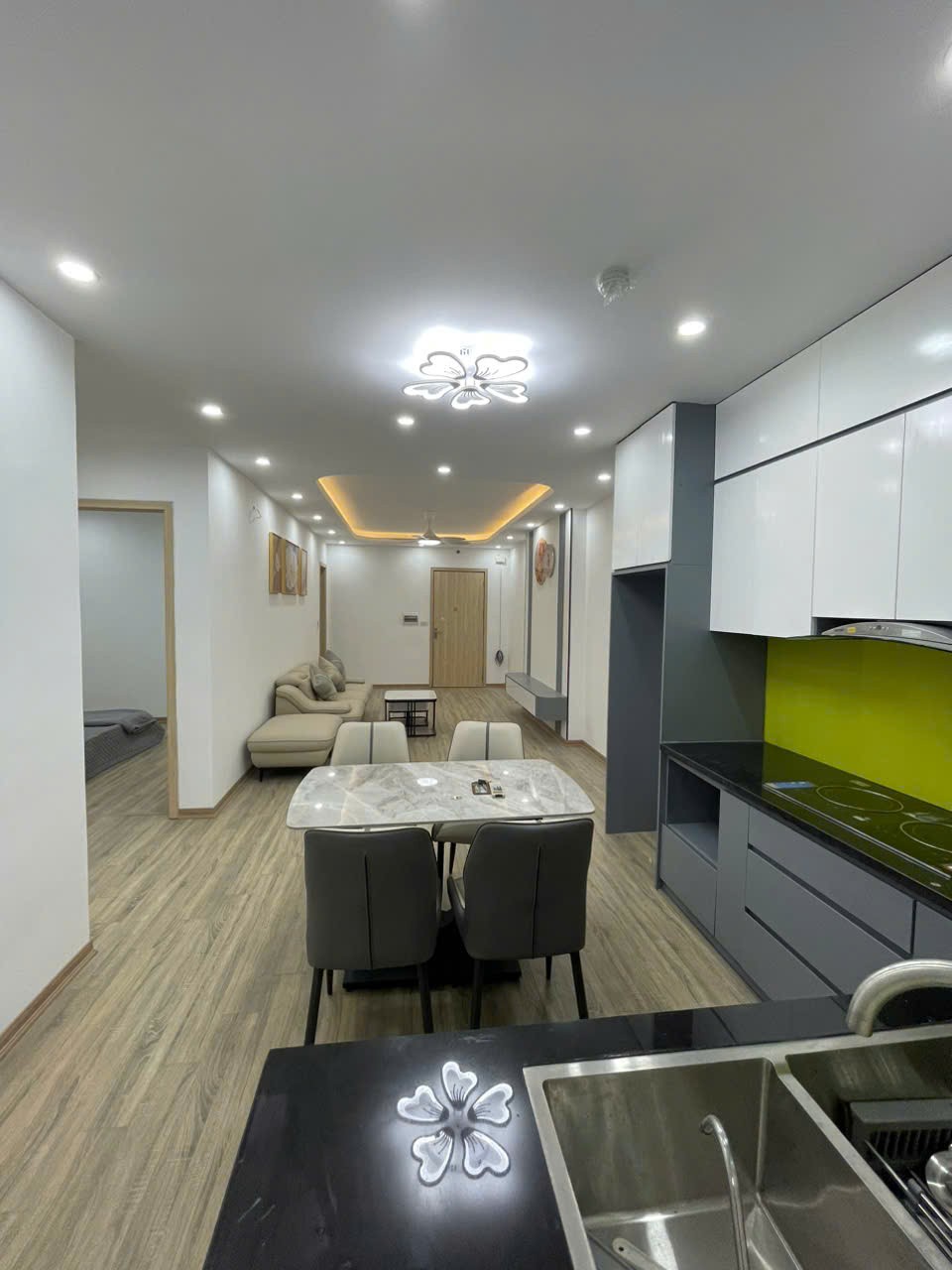 Chung cư Thanh Hà Chính chủ gửi bán căn 2 ngủ rộng rãi, đầy đủ đồ 3