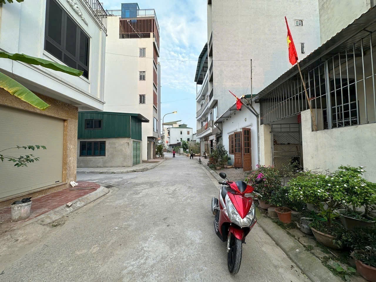 Bán nhà khu Phân Lô Long Biên. Gần công viên - Hồ - Ô tô tránh. 45m x 7T. Lh 0965858116 3