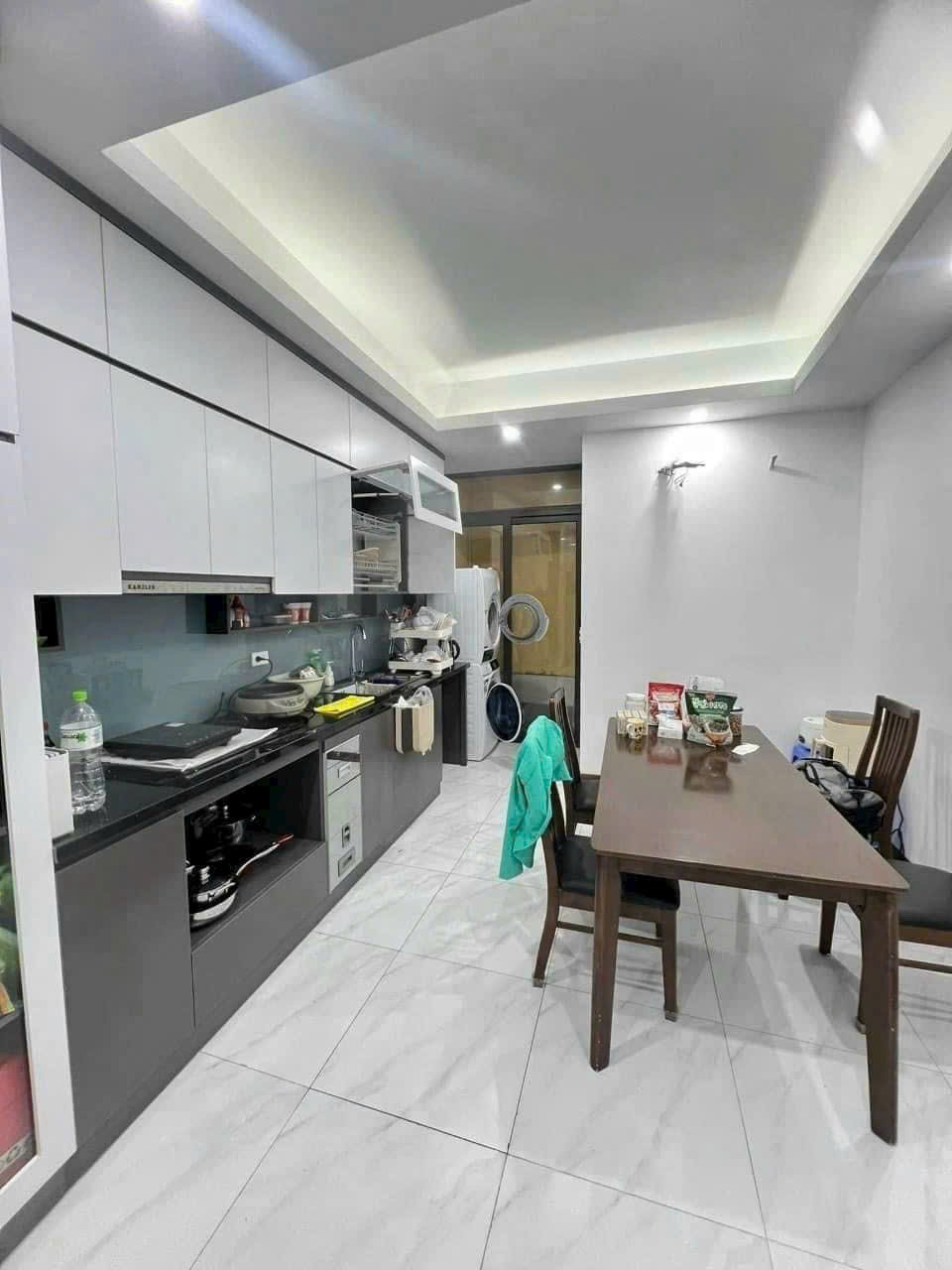 NHÀ ĐẸP TRUNG TÂM LONG BIÊN NẰM GIỮA CẦU VĨNH TUY VÀ CHƯƠNG DƯƠNG 57M2 x 5 TẦNG Ô TÔ VÀO 3