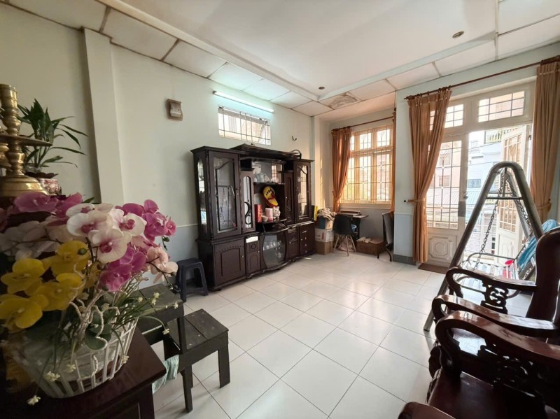 Bán nhà mặt tiền đường số 4,  Phước Bình, Q9, Thủ Đức, TP HCM. DT 98m2, 2 tầng. Giá 10.1 tỷ, SHR - 3