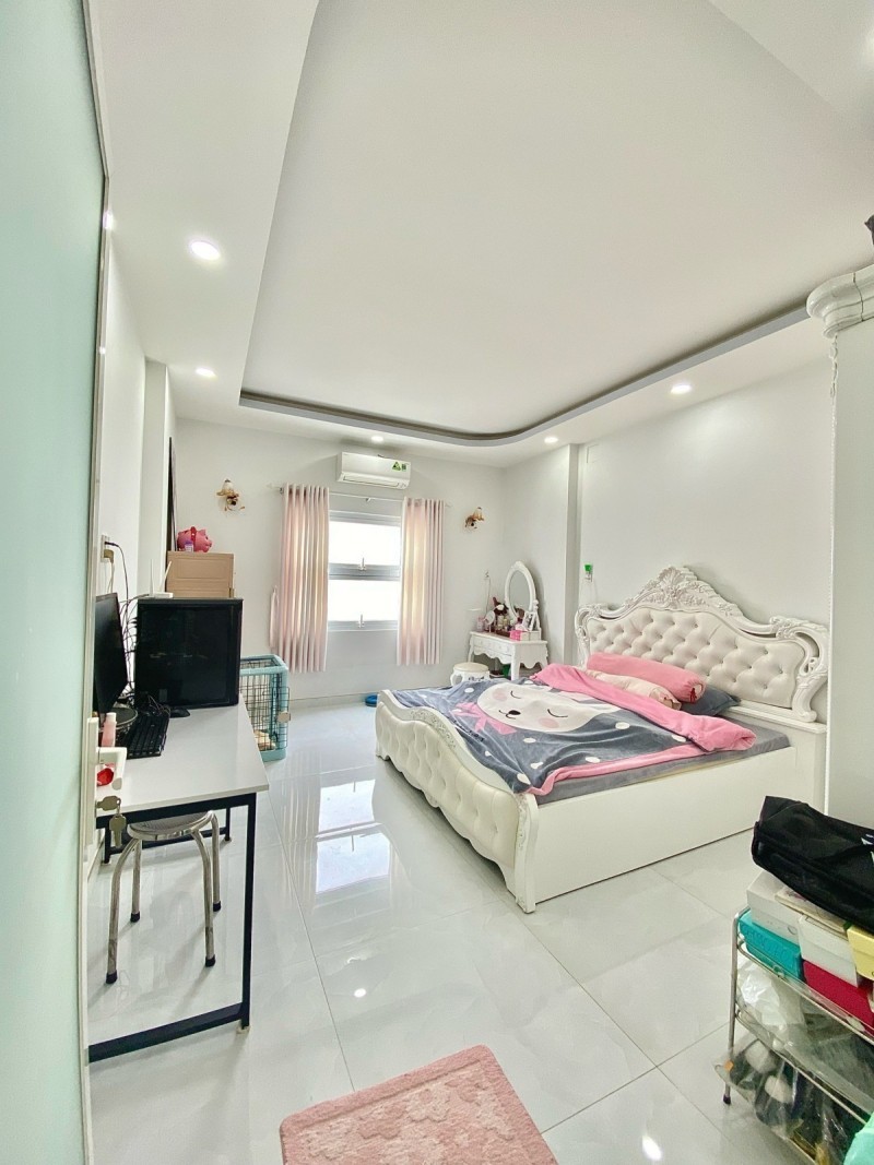 Bán nhà mặt tiền đường số 4,  Phước Bình, Q9, Thủ Đức, TP HCM. DT 98m2, 2 tầng. Giá 10.1 tỷ, SHR - 4