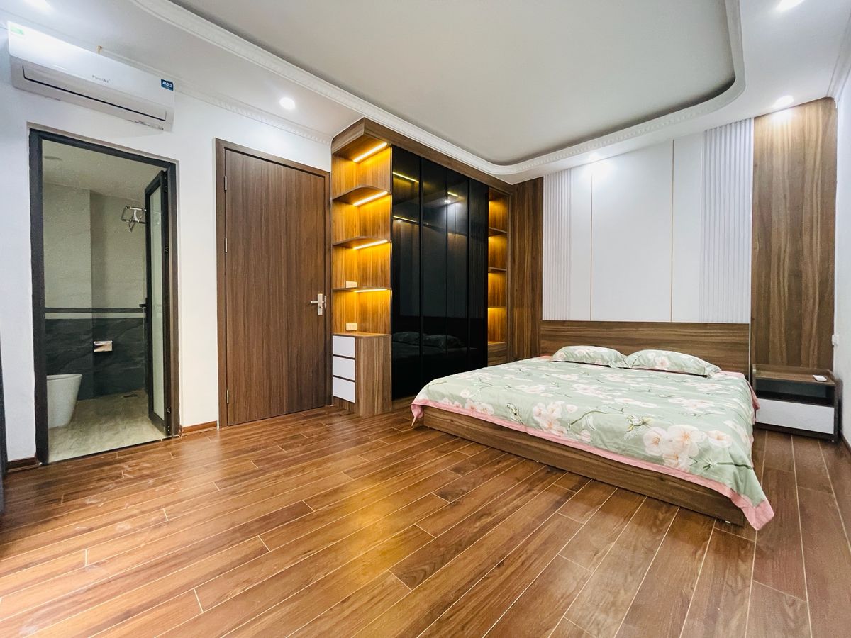 Mặt phố 7 tầng x 65m2 Tân Mai, mặt tiền 5m, giá 28 tỷ 3