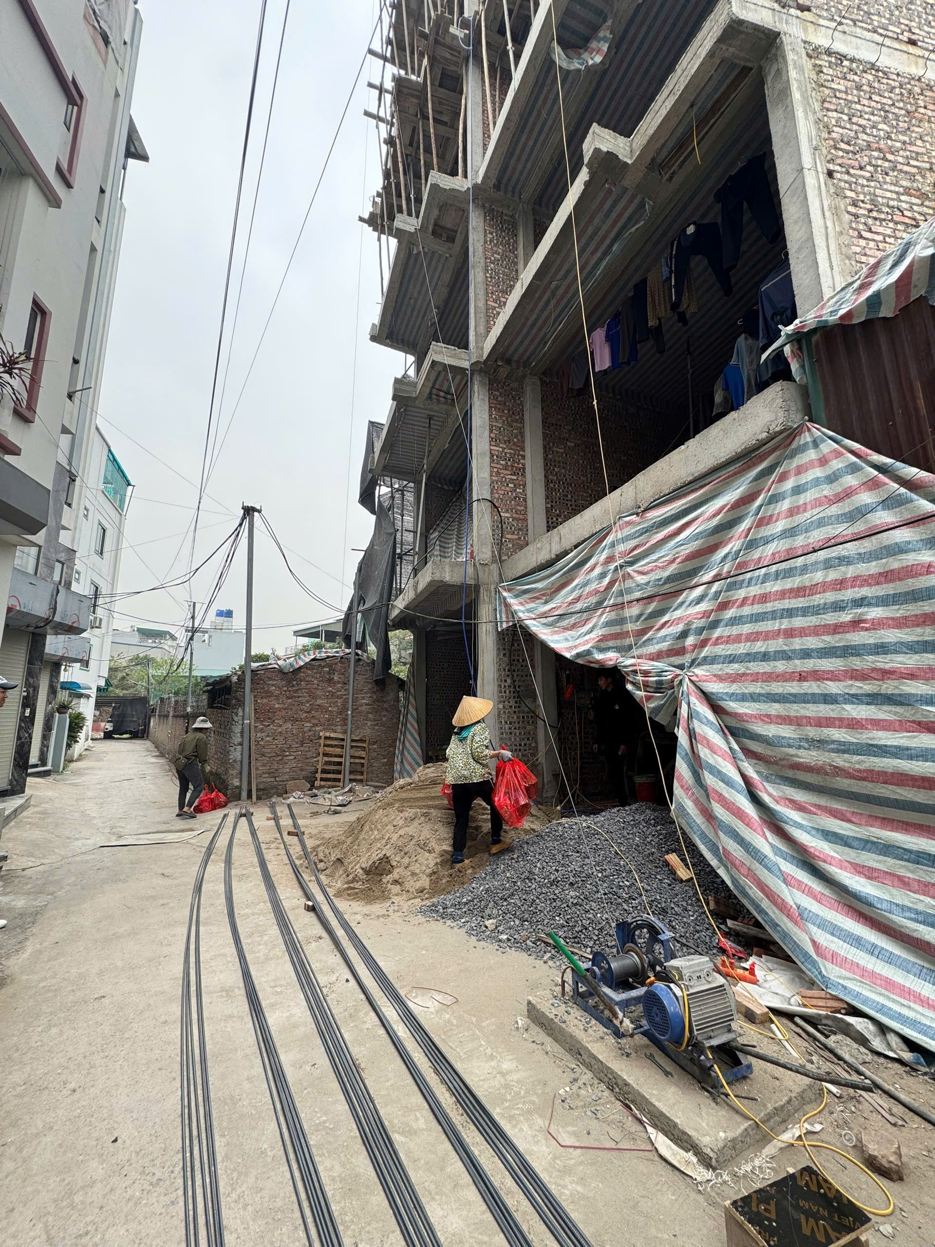 MỞ BÁN NHÀ BÁT KHỐI LONG BIÊN 50M 6 TẦNG THANG MÁY- NGÕ 6M- Ô TÔ 7 CHỖ VÀO- ĐANG HOÀN THIỆN. 4