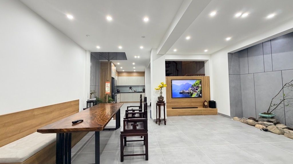 Bán nhà Ngọc Thuỵ, 90m x 4T gần cầu thiết kế đẹp chỉ hơn 10 tỷ 2