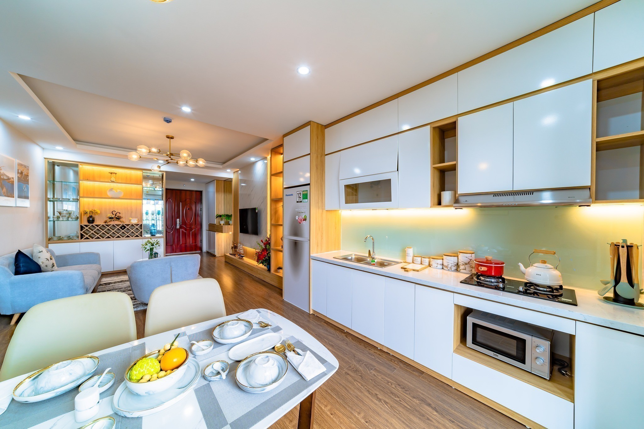 Bán ngoại giao căn góc 2PN tầng trung giá 1,6tỷ - view sân vận động, có HTLS 0%, sắp bàn giao 2