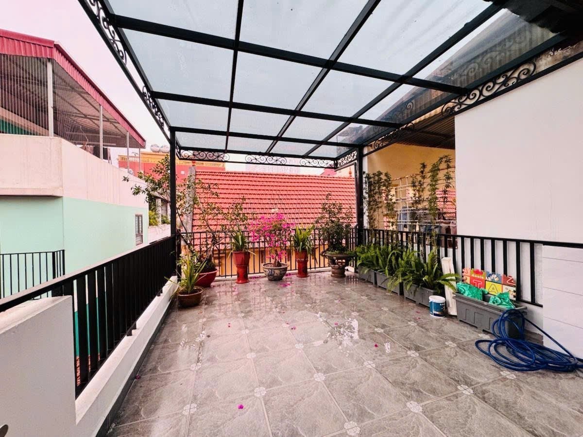 Bán nhà Đội Cấn, Ba Đình, dt 48m, ngõ rộng, cách 10m ra mặt phố, vài bước ra hồ. Giá 12 tỷ 5