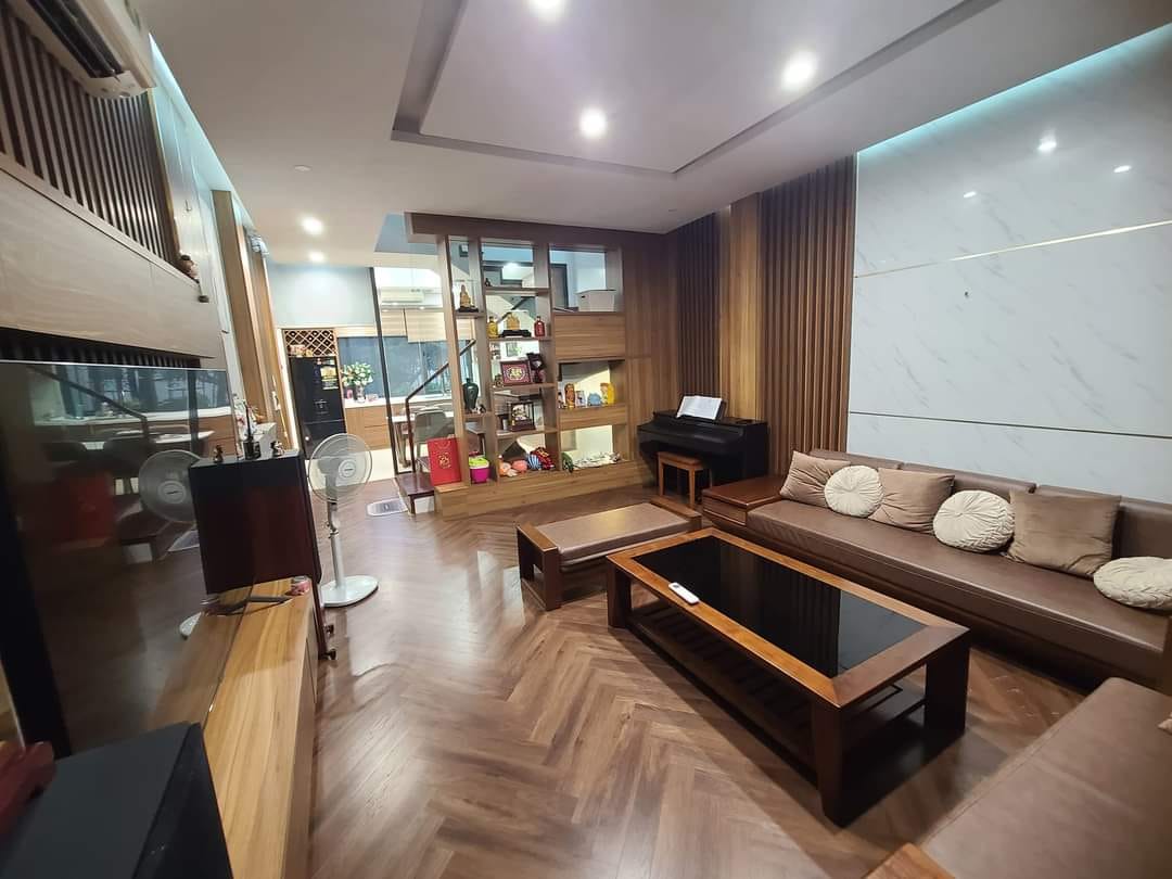 Bán nhà Vĩnh Phúc, Ba Đình, dt 125m, ngõ thông kinh doanh, ô tô 7 chỗ vào nhà. Giá 31.9 tỷ 3