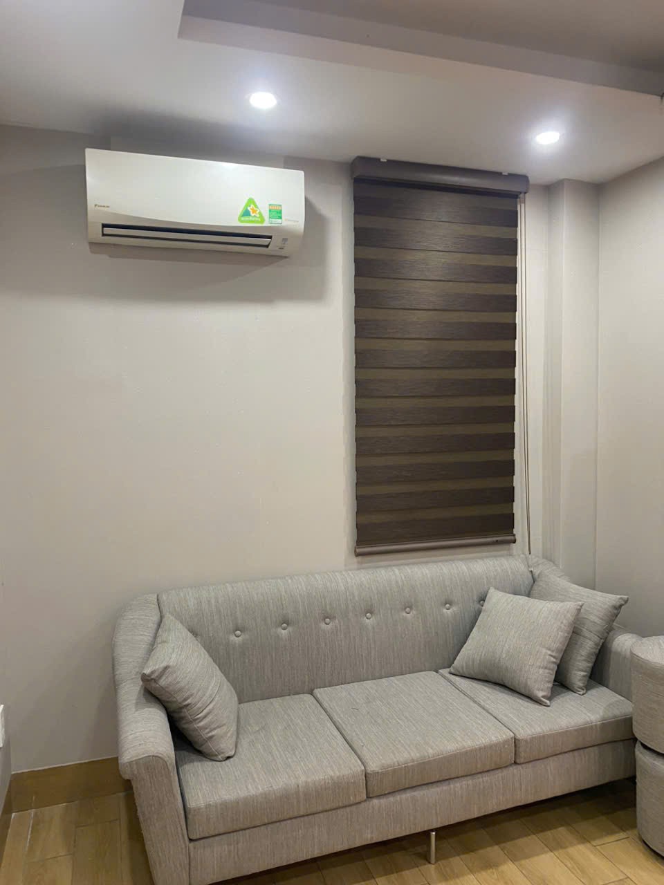 Cho thuê Căn hộ Apartment 1N1K tại ngõ 294 Kim Mã, Ba Đình. Ngõ nông rộng ô tô vào nhà. Chỉ 10tr 5