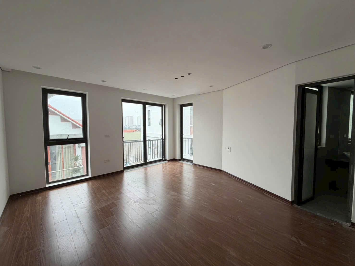 Bán Nhà Thạch Bàn - Cổ Linh, Lô Góc 50m x 6 Tầng Thang Máy - Ngõ thông Ô Tô Vào Nhà. Nhỉnh 10 tỷ. 5