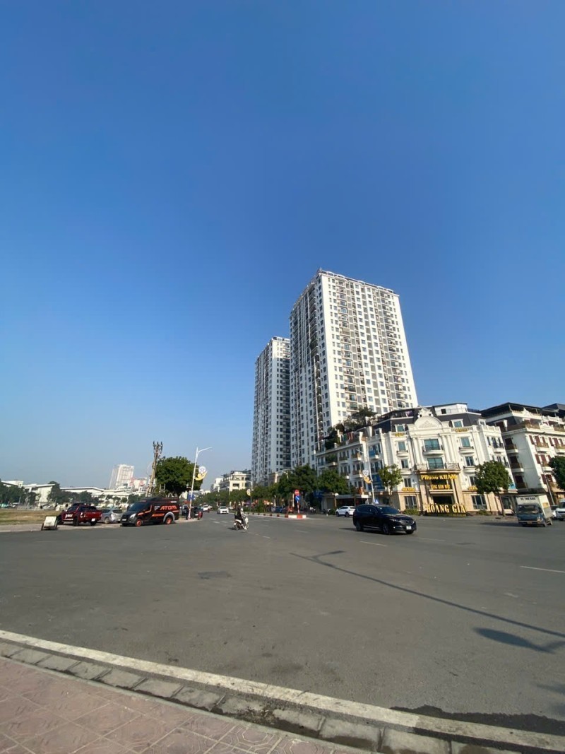 HỒNG TIẾN – NGÃ 4 VÀNG LONG BIÊN - GIỮ TIỀN AN TOÀN – SINH LỜI BỀN VỮNG – THANH KHOẢN CAO 3