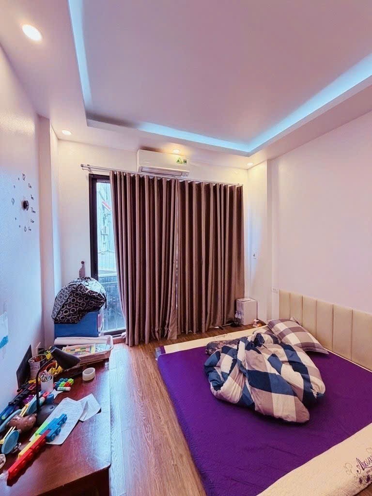 BÁN NHÀ BÁT KHỐI LONG BIÊN, Ô TÔ ĐỖ CỬA, NHÀ 2 THOÁNG, GẦN HỒ, Ở NGAY, 7.2 TỶ 4