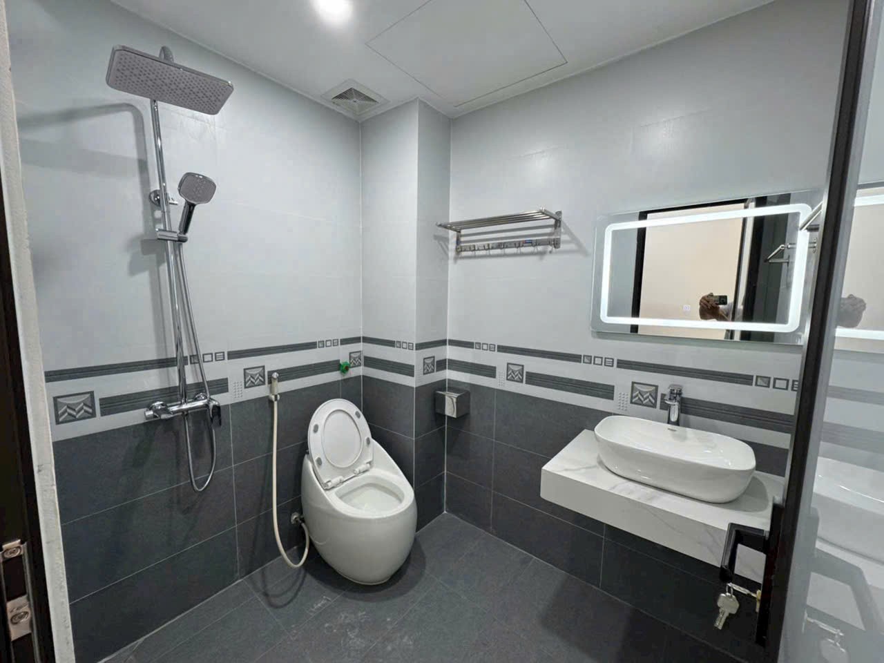 BÁN NHÀ PHỐ TRẠM 6 TẦNG NGAY CẠNH CẦU VĨNH TUY - NGÕ CỰC NÔNG. 6