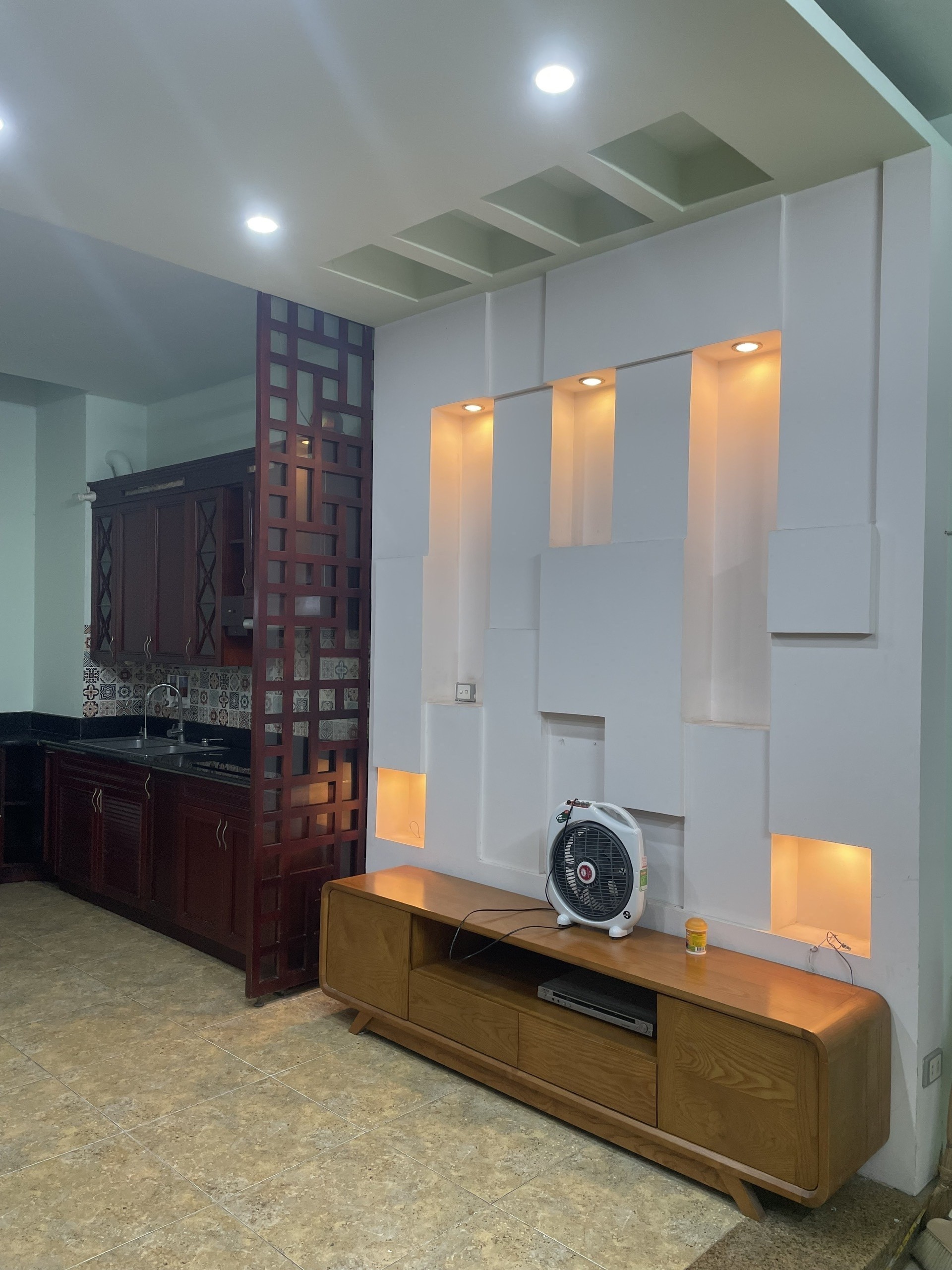 Cho thuê nhà 4 tầng tại Ngõ 639 Hoàng Hoa Thám, Ba Đình. Kinh doanh online hoặc ở. Chỉ 14tr 6