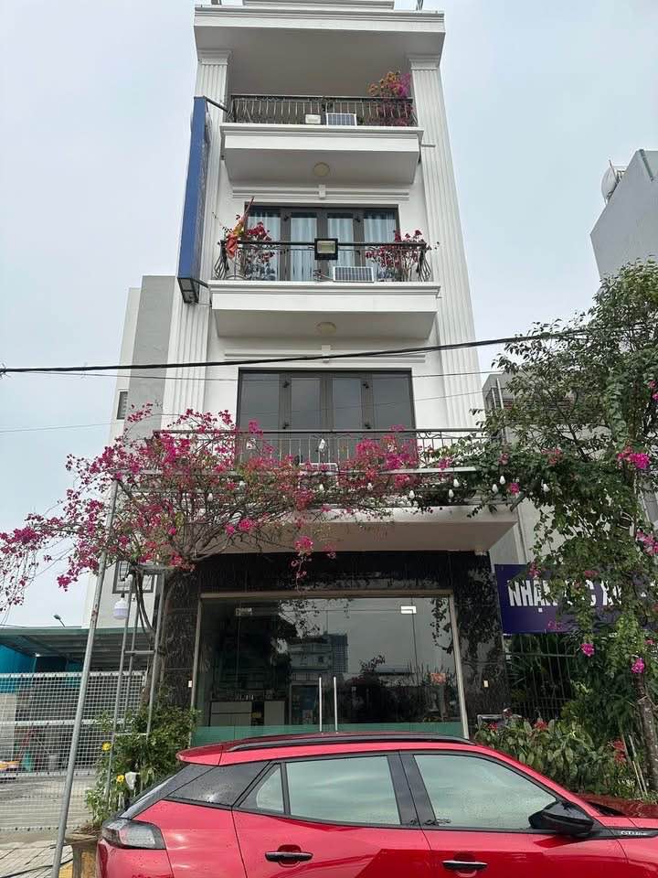 CHÍNH CHỦ BÁN NHÀ 4 tầng 60m2 SIÊU RỘNG, SÂN ĐỖ 10 Ô TÔ tại Khu dự án Cao Xanh, Hạ Long.