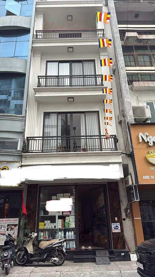 Chính chủ chuyển nhượng căn nhà 4 tầng 50m2 tại mặt đường Long Tiên, Bạch Đằng, Hạ Long