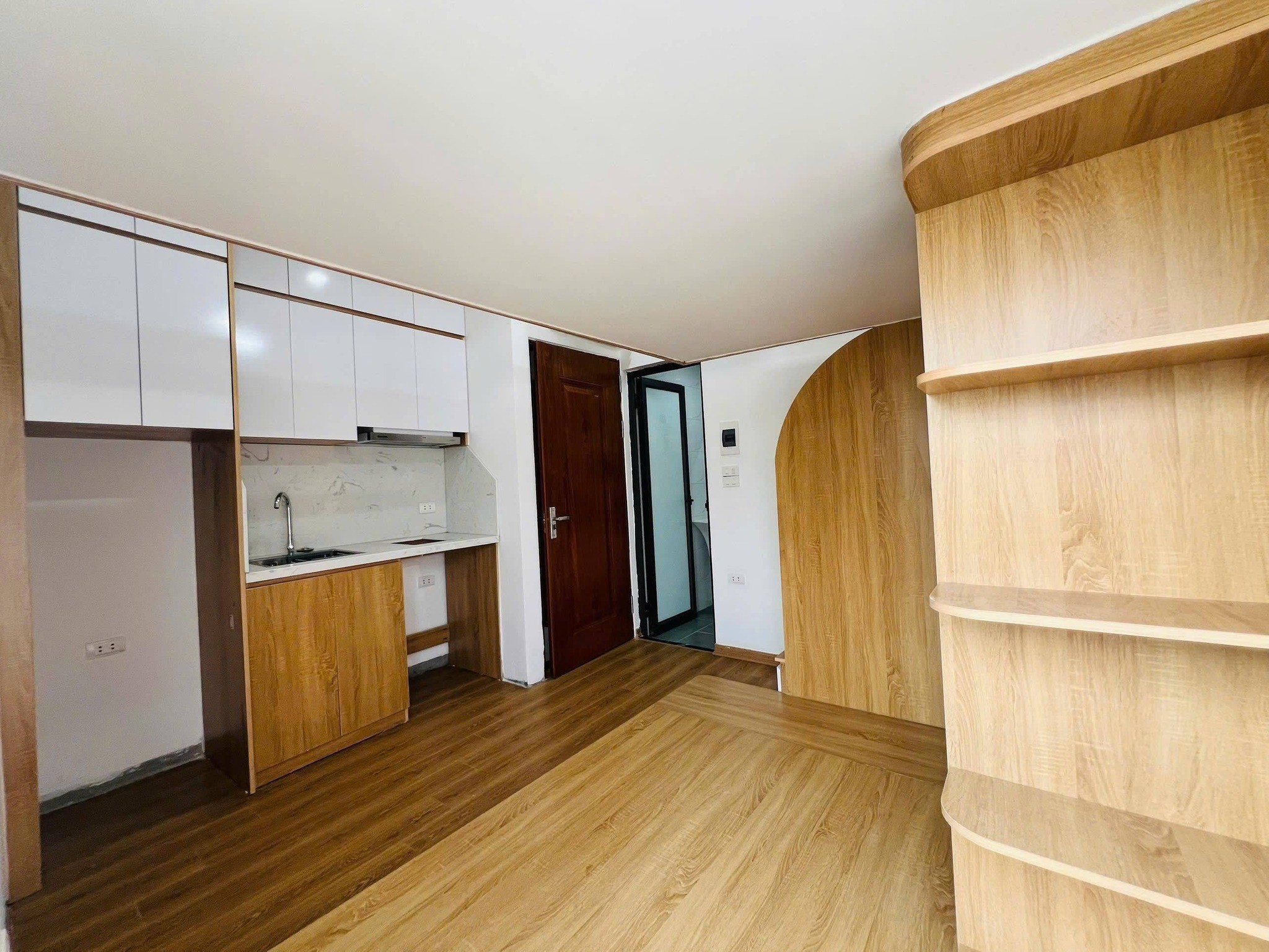NHÀ DÒNG TIỀN 9 PHÒNG – THANG MÁY – GẦN PHỐ HOÀNG HOA THÁM - NHỈNH 12 TỶKhông phải căn nào cũng 3