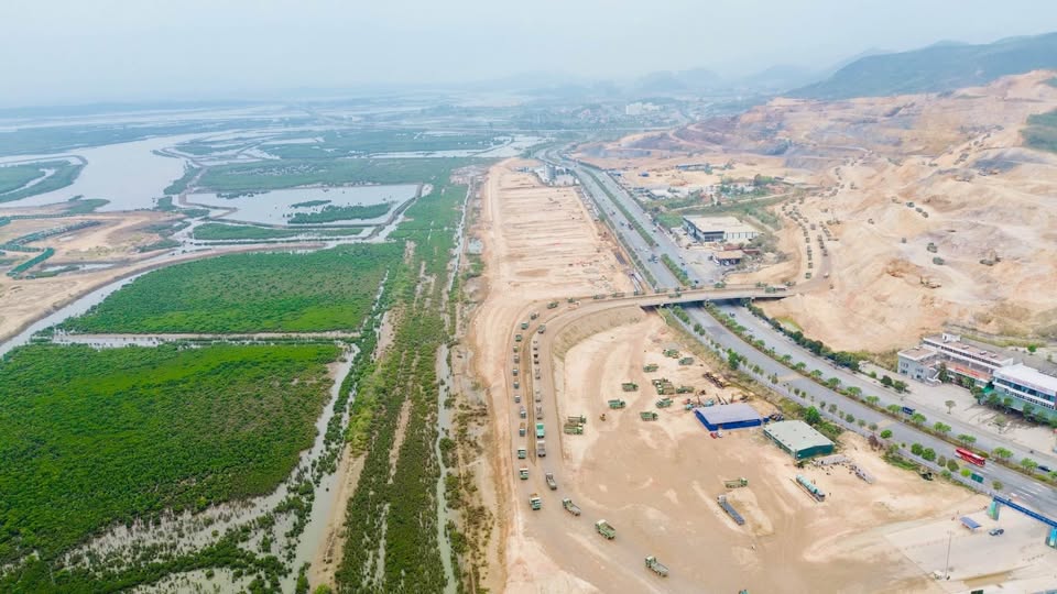 Ra mắt phân khu đầu tiên tại siêu Thành Phố 6.200ha ôm trọn Vịnh di sản Vinhomes Hạ Long Xanh 8