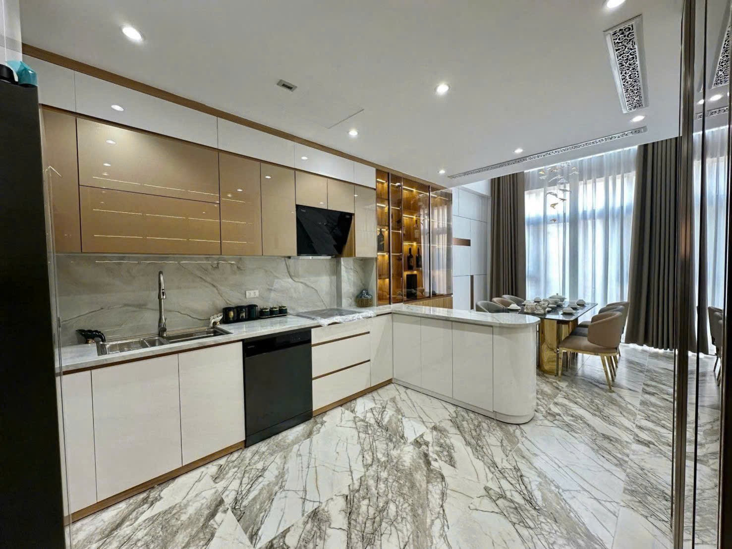 BÁN NHÀ KHU 918 PHÚC ĐỒNG - 7 TẦNG THANG MÁY - ĐƯỜNG 15M - FULL NỘI THẤT. 7