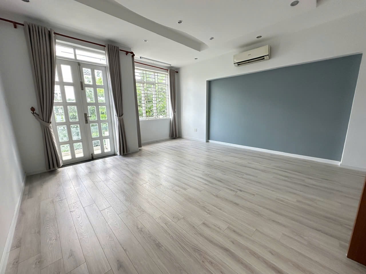 BÁN NHÀ MẶT TIỀN ĐƯỜNG B KDC HIỆP BÌNH CHÁNH 5Mx20M 3LAU SHR GIÁ 14,6TY 7